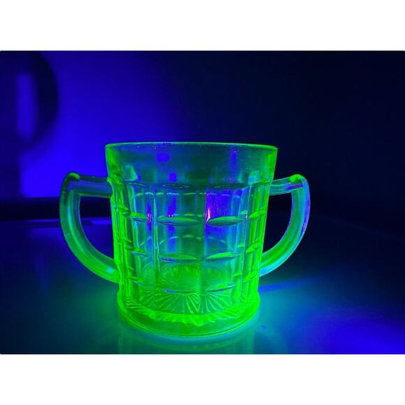 Hazel Atlas Green Depression Uranium Glass Colonial Block Sugar Bowl Cup Mug - Picture 1 of 13